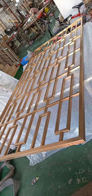 Harga bagus 201 304 warna cermin emas Pembatas Ruangan Stainless Steel Ukuran dapat disesuaikan on line