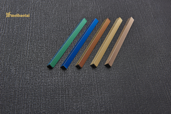 Warna Hijau Biru Emas 20mm SS Tile Potong Profil L Untuk Menghias Dinding