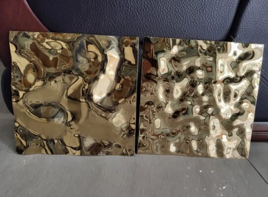 304 Grade Gold Mirror Finish Water Ripple Stainless Steel Sheet dengan Ketebalan 0,65mm untuk Aplikasi Dekoratif