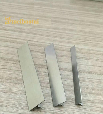 Harga bagus 304 Stainless Steel T Shape Bullnose Tile Trim dengan Permukaan Hairline dan Lapisan PVD Perak on line