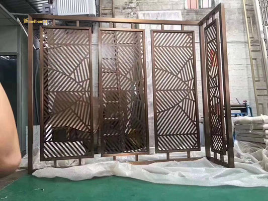 Harga bagus Hairline Finish 201 Stainless Steel Room Divider dengan ukuran yang disesuaikan dan Laser PVC Metal Wall Partition on line