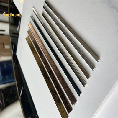 Harga bagus 201 304 Dekoratif Stainless Steel Tile Trim Emas Timbul Selesai on line